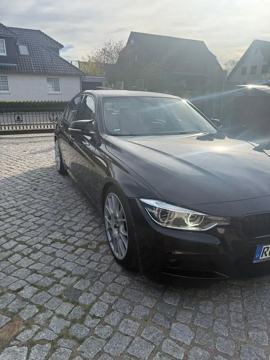 Gebraucht BMW 318 M Sport 136 PS (100 kW) 2017 Schwarz Limousine