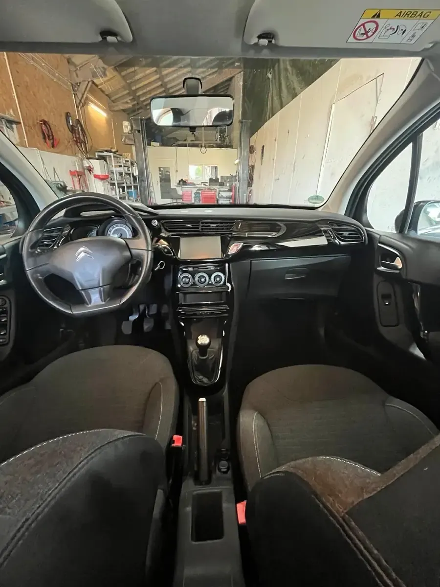Gebraucht Citroën C3 82 PS (60 kW) 2015 Schwarz Kleinwagen