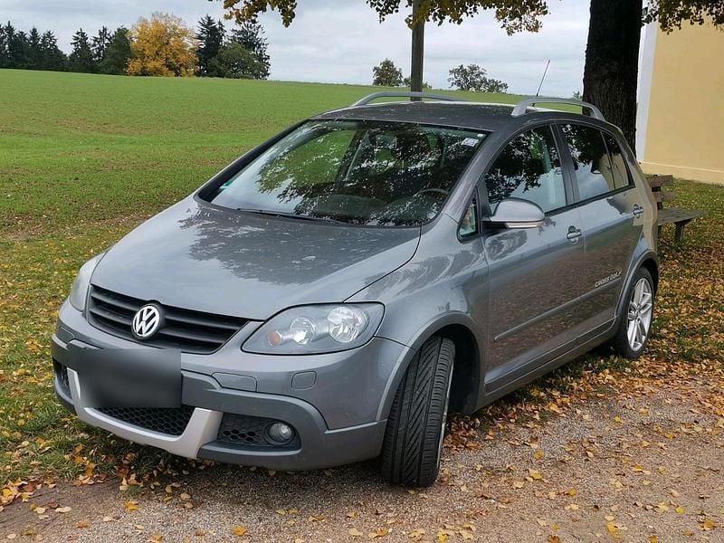 Second-hand VW Golf VI 105 CP (77 kW) 2008 Argintiu Hatchback
