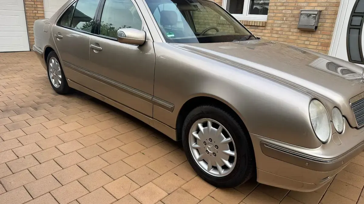 Gebraucht Mercedes E320 Elegance 224 PS (164 kW) 1999 Beige Limousine