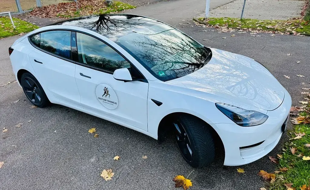 Gebraucht Tesla Model 3 366 kW (498 PS) 2023 Weiß Limousine