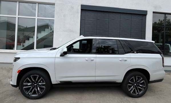 Gebraucht Cadillac Escalade 426 PS (313 kW) 2023 Weiss SUV