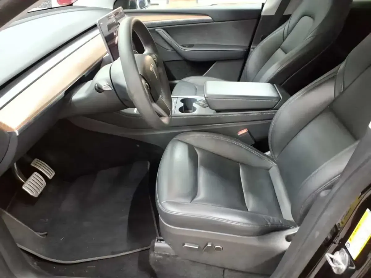 Gebraucht Tesla Model Y Performance 392 kW (534 PS) 2023 Solid black SUV