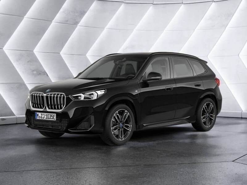 Black sapphire Neu 2025 BMW X1 M Sport SUV | 52.990 € (Fairer Preis) - Bild 1/4