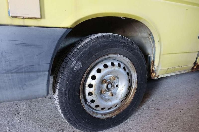 Gebraucht VW Transporter 102 PS (75 kW) 1996 Gelb Van