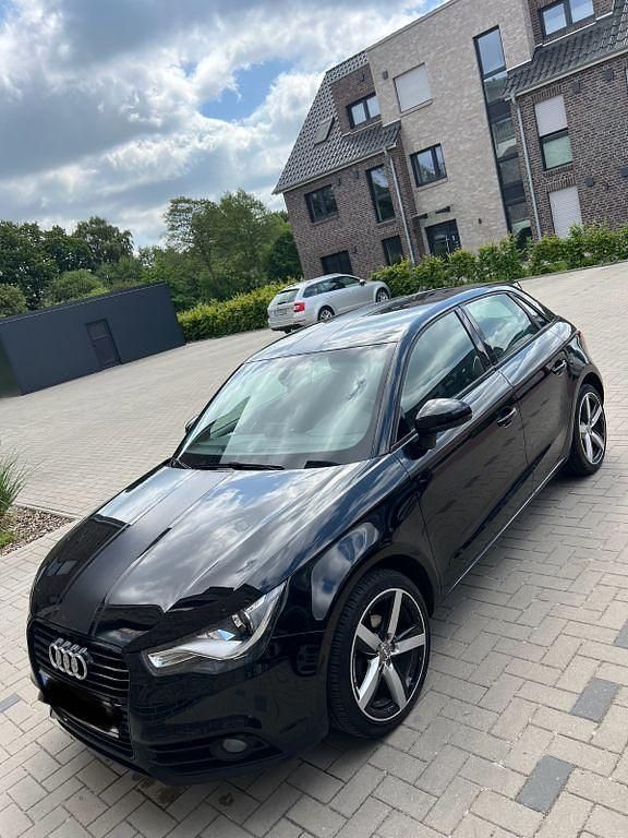 Schwarz Gebraucht 2014 Audi A1 Sportback Ambition Kleinwagen | 6.900 € (Guter Preis) - Bild 1/4