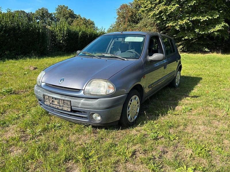 Gebraucht 2000 Renault Clio II Limousine | 1.390 € (Etwas zu teuer) - Bild 1/4