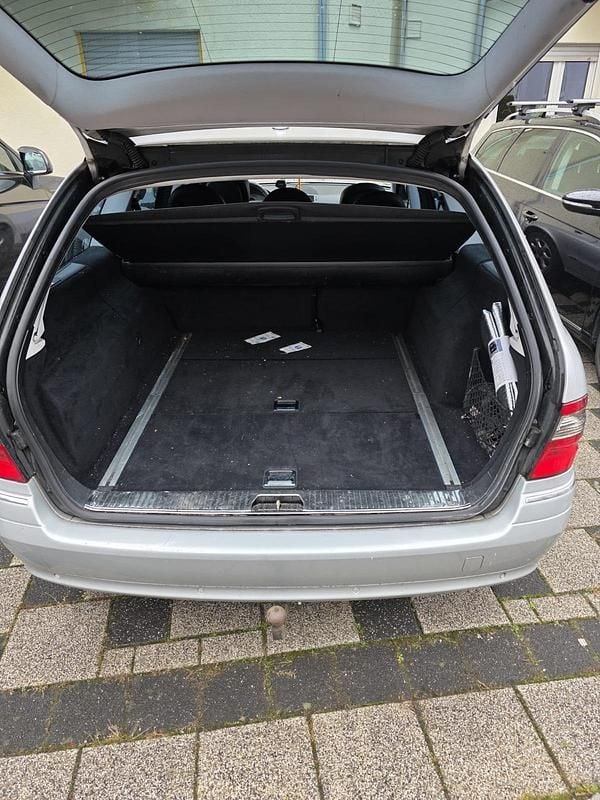 Gebraucht Mercedes E220 170 PS (125 kW) 2007 Silber Kombi