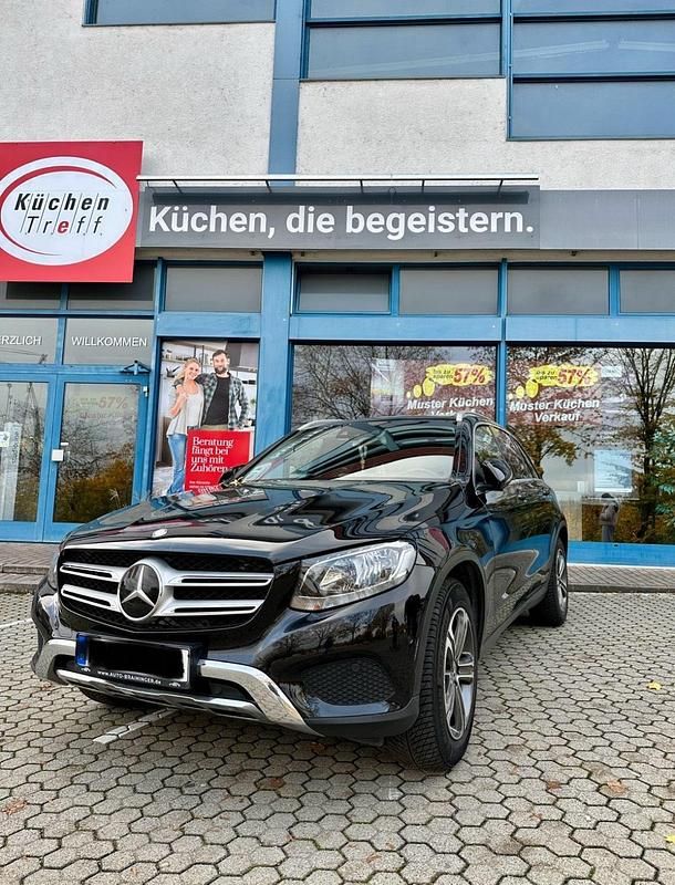 Schwarz Gebraucht 2017 Mercedes GLC250 SUV | 24.999 € (Guter Preis) - Bild 1/4