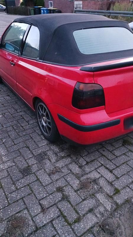 Gebraucht VW Golf Cabriolet 90 PS (66 kW) 2001 Rot Cabrio