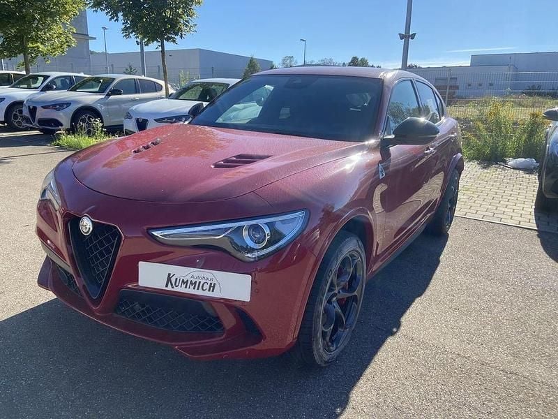 Rosso alfa, uni (rot) Gebraucht 2023 Alfa Romeo Stelvio Quadrifoglio SUV | 84.900 € - Bild 1/4