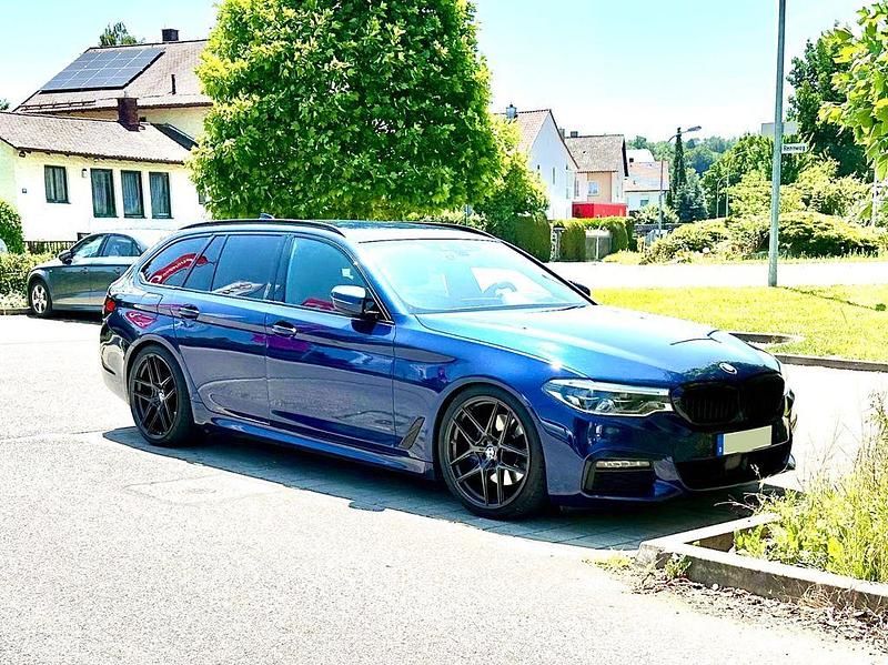 Blau Gebraucht 2018 BMW 530 M Sport Kombi | 21.500 € (Fairer Preis) - Bild 1/4