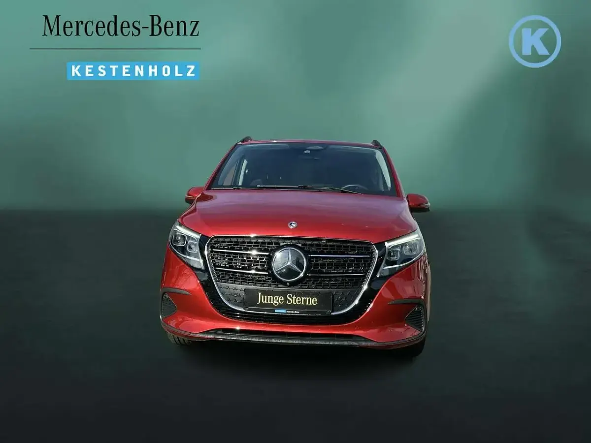 Gebraucht Mercedes V220 Style 163 PS (119 kW) 2024 Hyazinthrot Van / Kleinbus