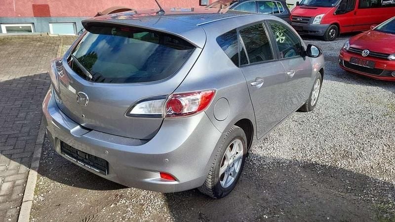 Gebraucht Mazda 3 Prime-Line 105 PS (77 kW) 2013 Silber Limousine