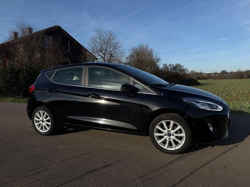 Gebraucht Ford Fiesta Cool & Sound Edition 101 PS (74 kW) 2018 Schwarz Kleinwagen