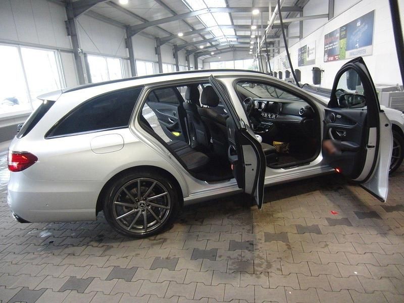 Gebraucht Mercedes E200 Avantgarde 184 PS (135 kW) 2017 Silber Kombi
