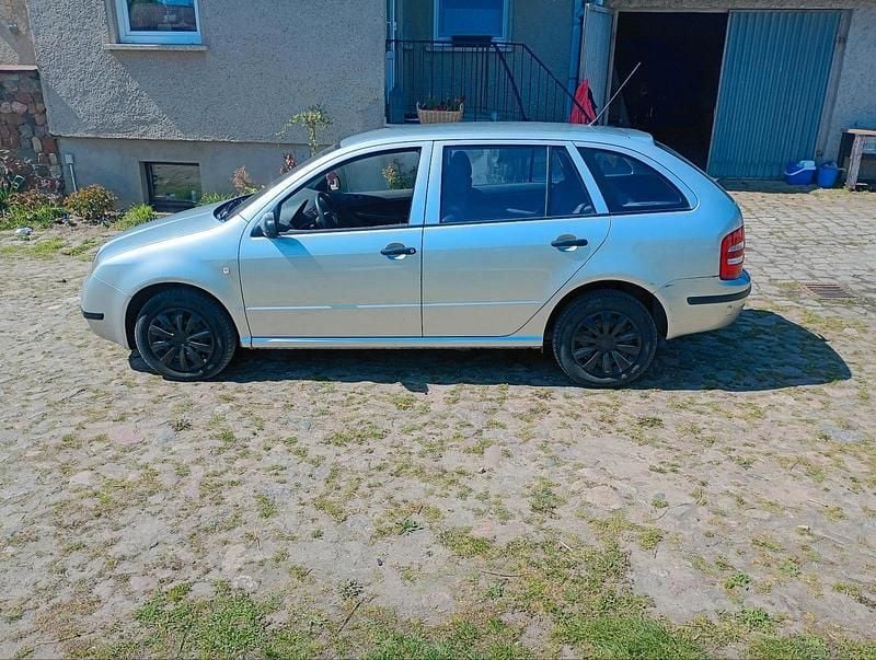 Second-hand Skoda Fabia 75 CP (55 kW) 2003 Argintiu Break
