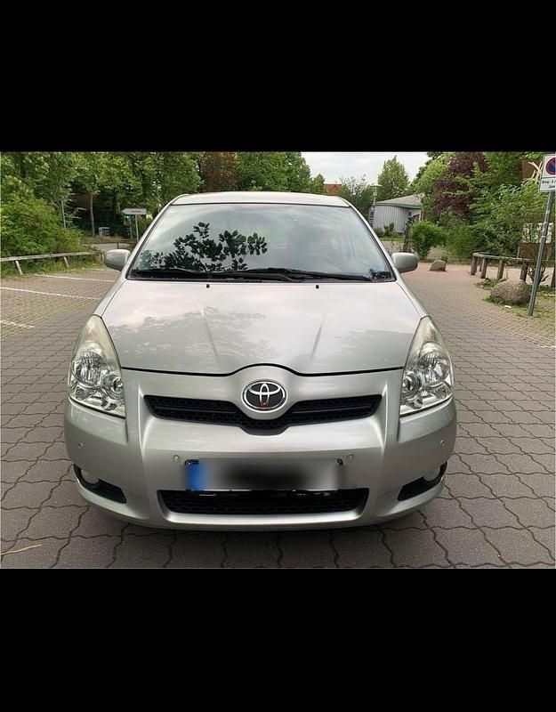 Silber Gebraucht 2007 Toyota Corolla Verso Van / Kleinbus | 3.550 € (Guter Preis) - Bild 1/4