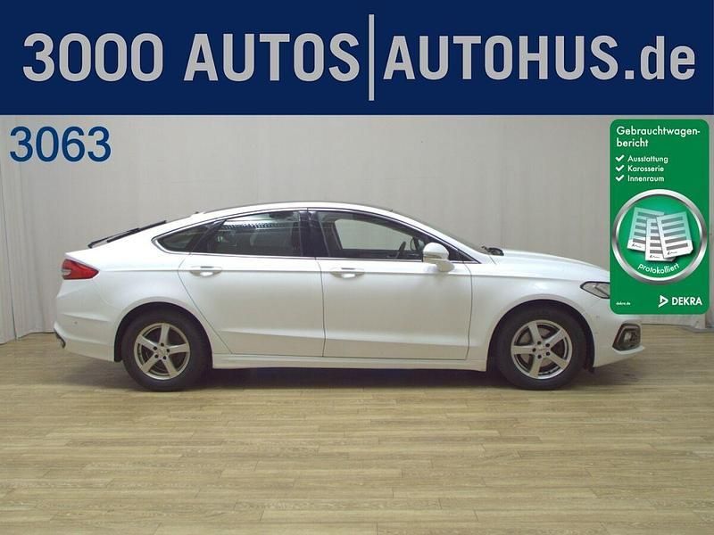 Frost weiss Gebraucht 2019 Ford Mondeo Titanium Limousine | 10.990 € (Superpreis) - Bild 1/4
