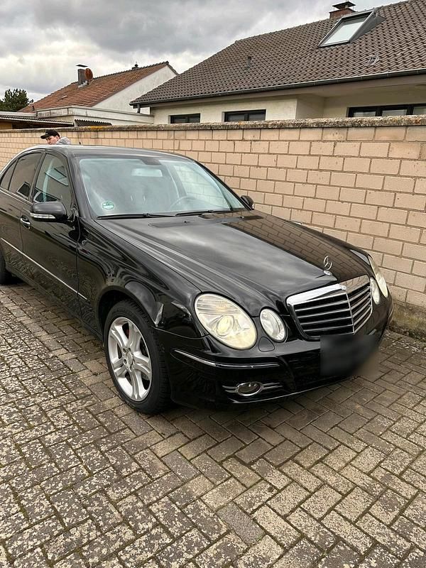 Gebraucht Mercedes E280 190 PS (139 kW) 2007 Schwarz Limousine