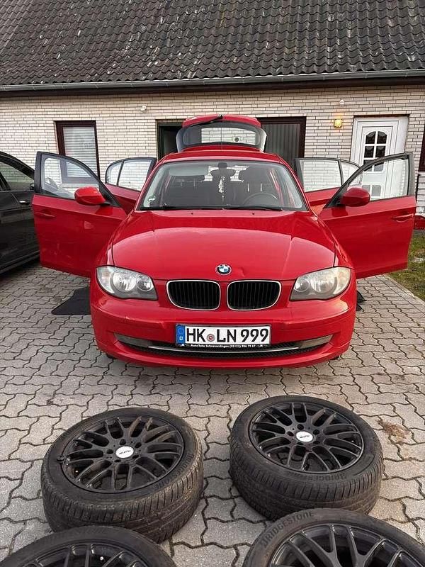 Gebraucht BMW 120 170 PS (125 kW) 2011 Rot Kleinwagen