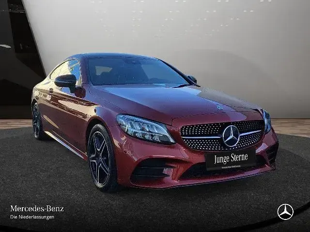Gebraucht Mercedes C300 AMG 258 PS (189 kW) 2022 Rot Coupé