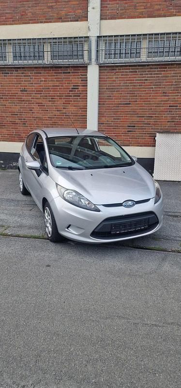 Silber Gebraucht 2008 Ford Fiesta Kleinwagen | 3.300 € - Bild 1/4