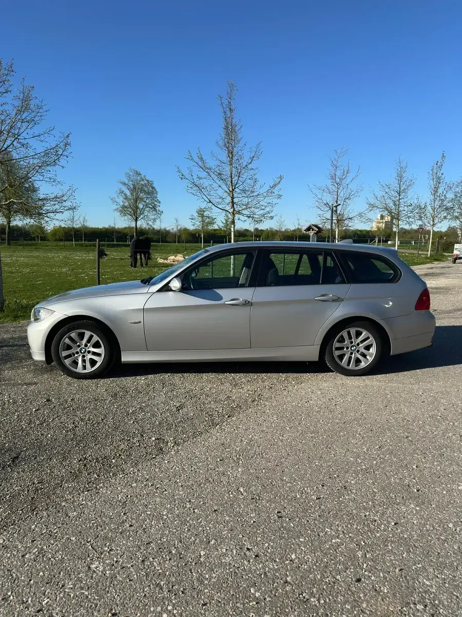 Gebraucht BMW 320 163 PS (119 kW) 2006 Silber Kombi