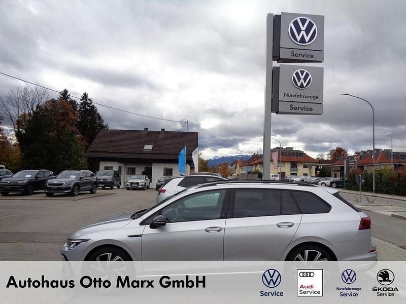 Reflexsilber Gebraucht 2024 VW Golf VIII R-line Kombi | 28.990 € (Fairer Preis) - Bild 1/4