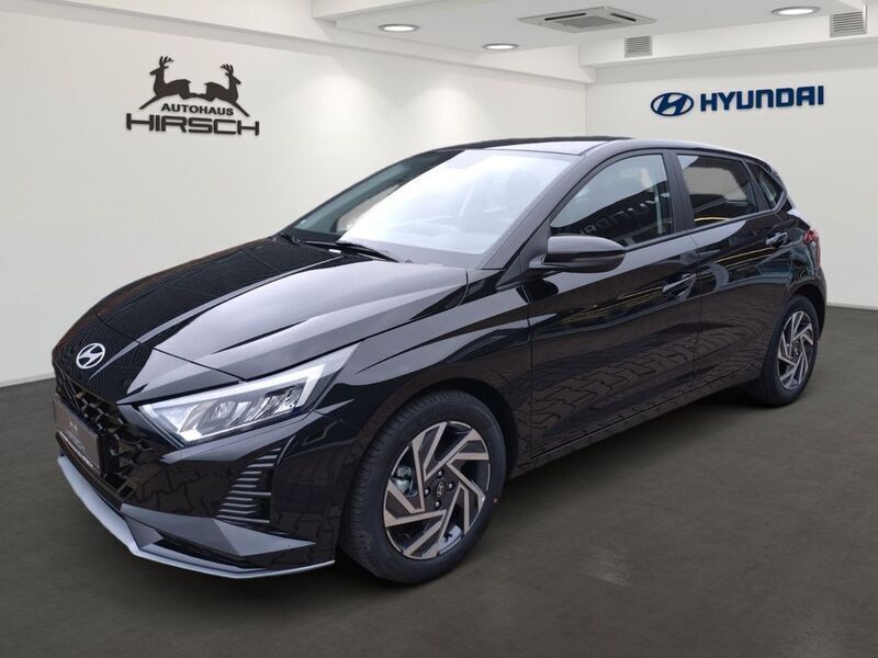 Schwarz Neu 2025 Hyundai i20 Trend Limousine | 23.990 € (Etwas zu teuer) - Bild 1/4