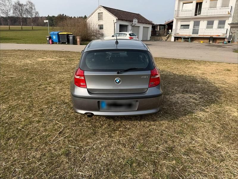 Gebraucht BMW 118 143 PS (105 kW) 2010 Grau Kleinwagen