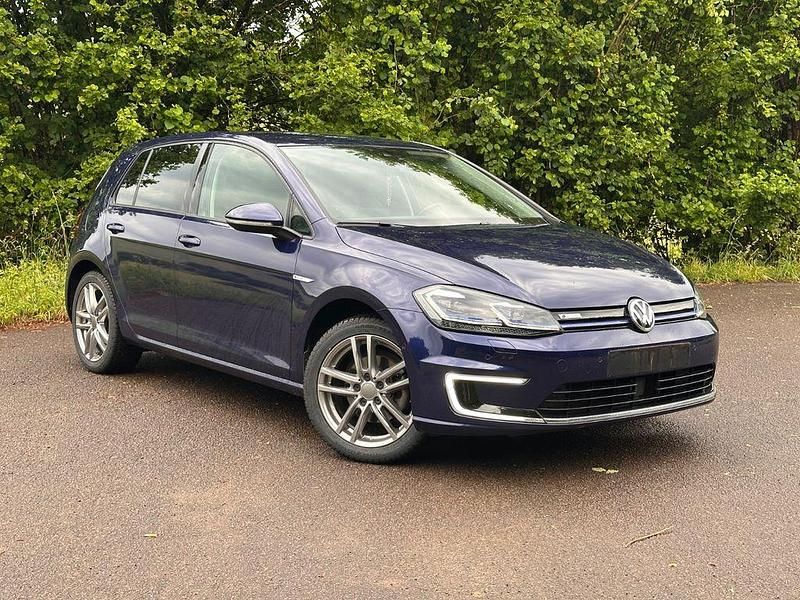 Blau Gebraucht 2018 VW e-Golf Kleinwagen | 15.690 € (Etwas zu teuer) - Bild 1/4