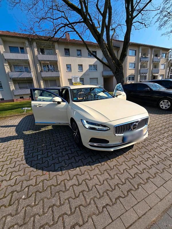 Gebraucht Volvo V90 199 PS (146 kW) 2022 Schwarz Kombi