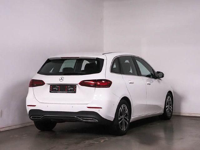 Weiss polarweiß Gebraucht 2024 Mercedes B180 Progressive Van / Kleinbus | 30.290 € (Superpreis) - Bild 1/4