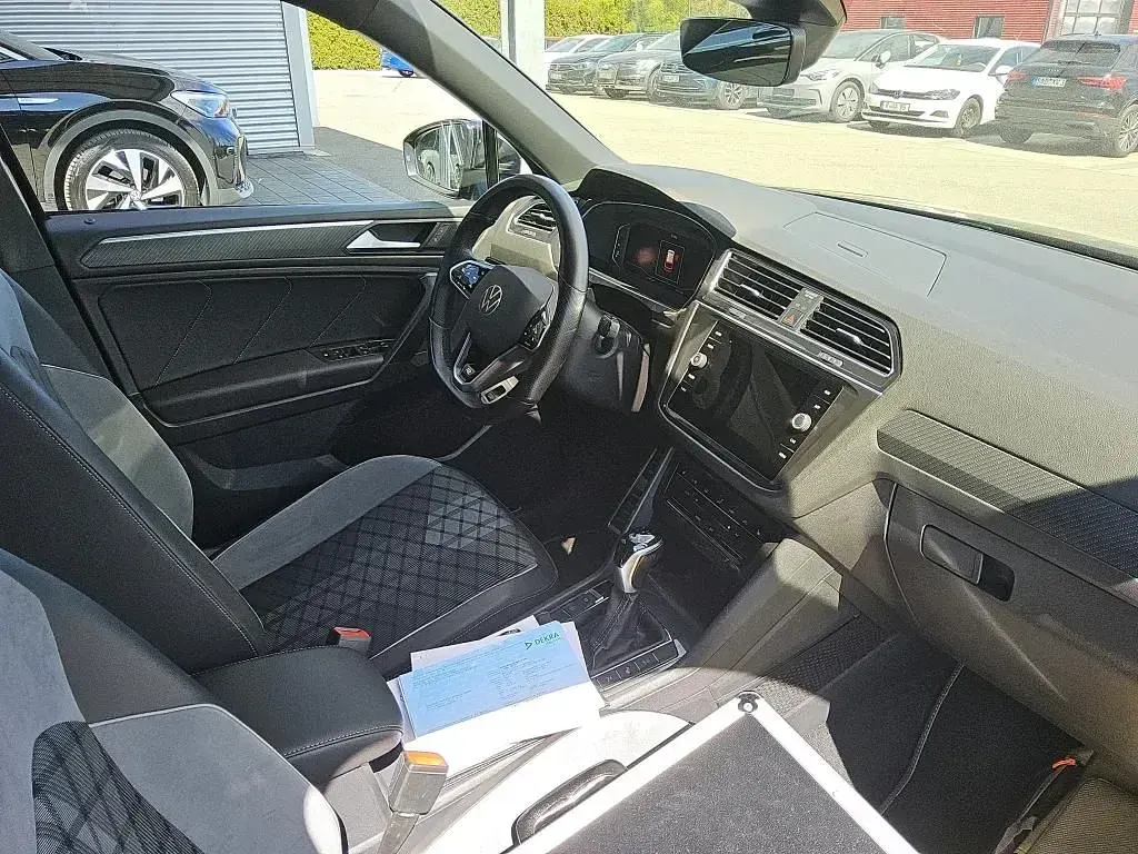 Gebraucht VW Tiguan Allspace Style 200 PS (147 kW) 2023 Deep black perleffekt SUV