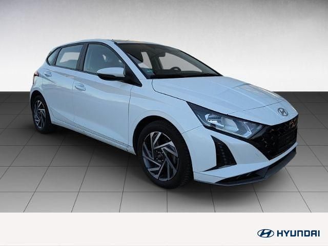 Gebraucht Hyundai i20 Trend 101 PS (74 kW) 2025 Weiss Kleinwagen