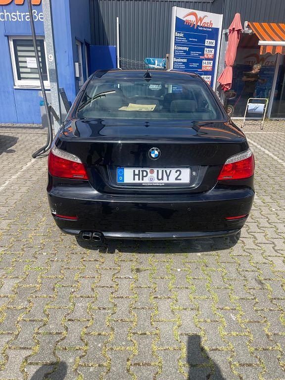 Second-hand BMW 523 190 CP (139 kW) 2008 Negru Berlinǎ