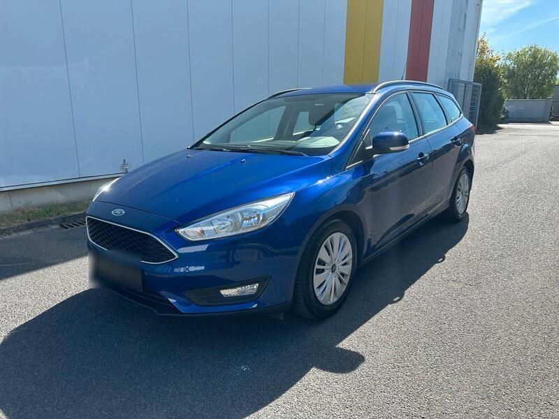 Blau Gebraucht 2015 Ford Focus Trend Kombi | 6.100 € (Fairer Preis) - Bild 1/4
