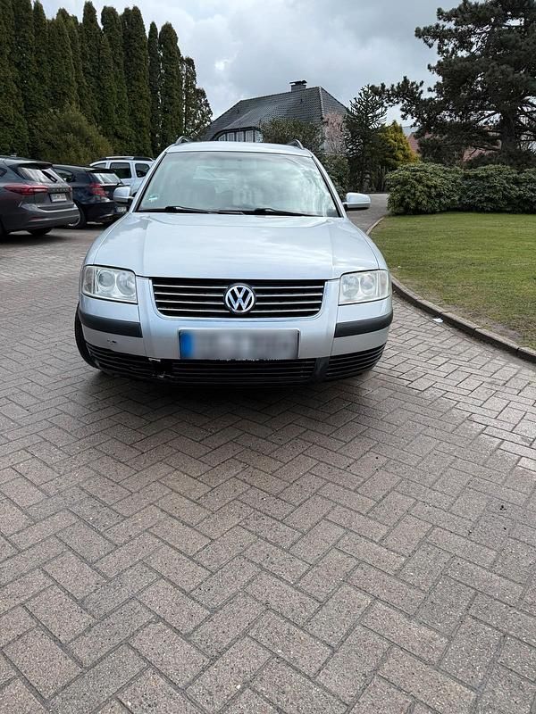 Gebraucht VW Passat 101 PS (74 kW) 2001 Silber Kombi