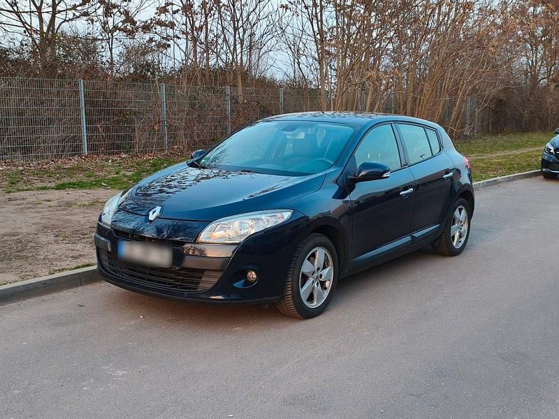 Gebraucht Renault Mégane Dynamique 110 PS (80 kW) 2010 Blau Limousine