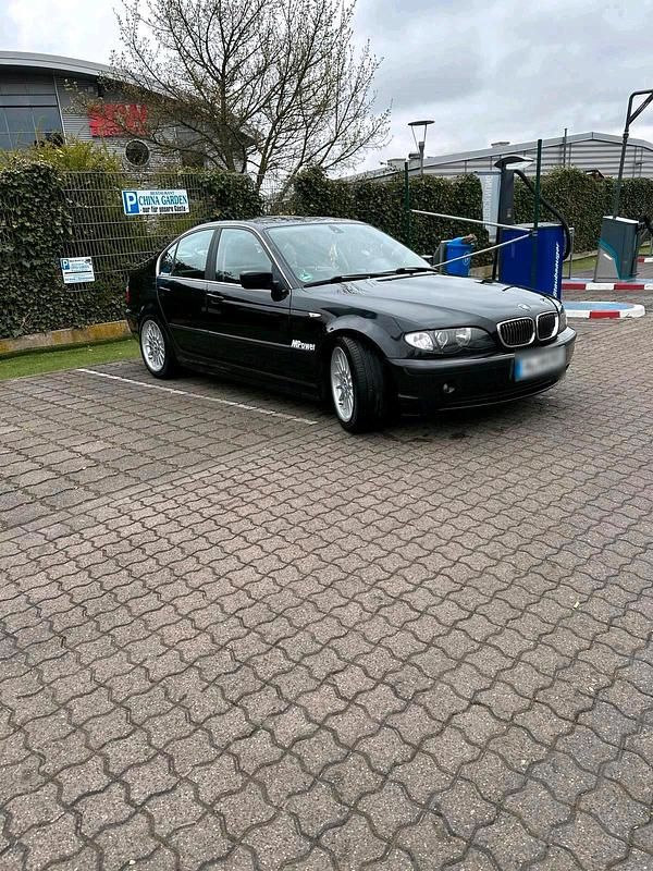 Używany BMW 320 170 KM (125 kW) 2002 Czarny Sedan/Limuzyna