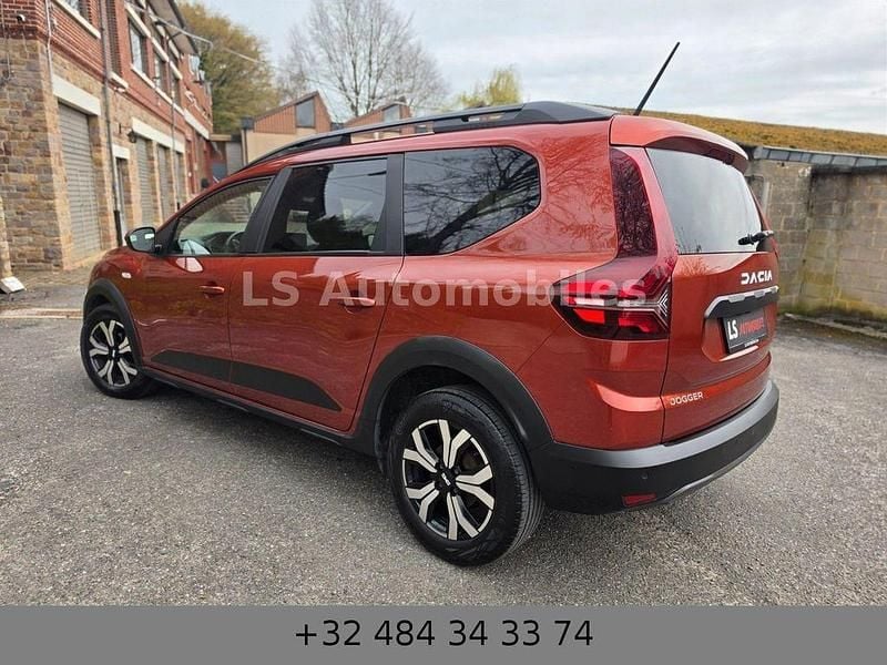 Gebraucht Dacia Jogger 101 PS (74 kW) 2023 Braun Van / Kleinbus