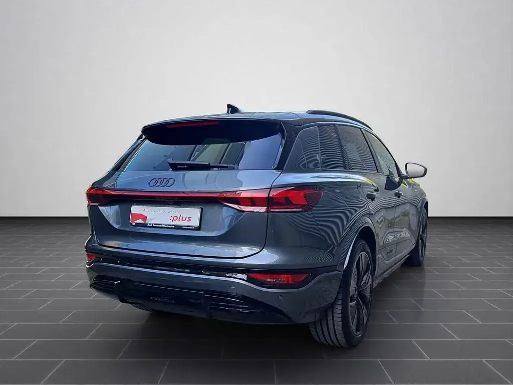 Gebraucht Audi Q6 e-tron Advanced 225 kW (306 PS) 2025 Daytonagrau perleffekt (metallic) SUV