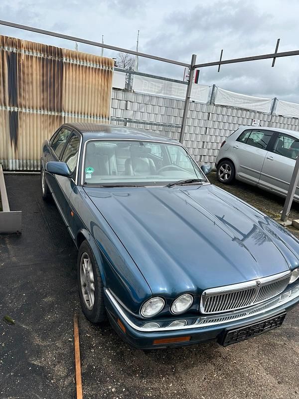 Second-hand Jaguar XJ 1996 Albastru Berlinǎ