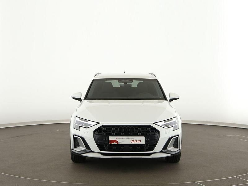 Gebraucht Audi A3 Sport 150 PS (110 kW) 2025 Arkonaweiß Limousine