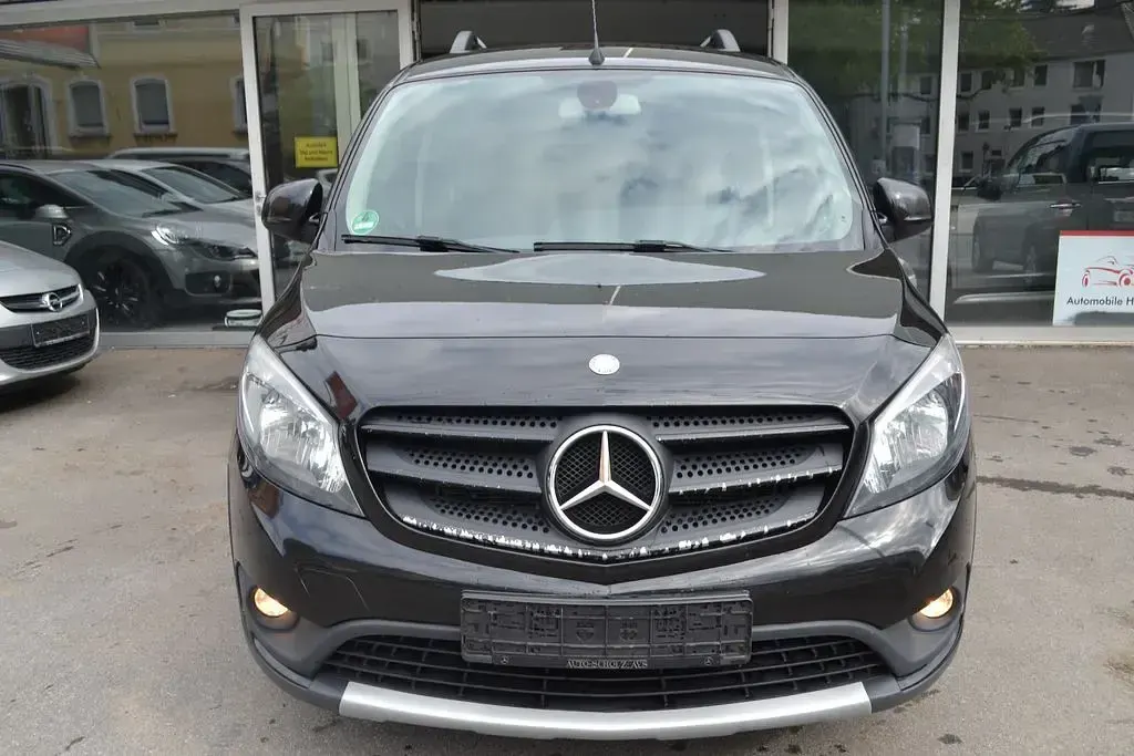 Gebraucht Mercedes Citan 111 Edition 116 PS (85 kW) 2020 Dravitschwarz metallic Kombi
