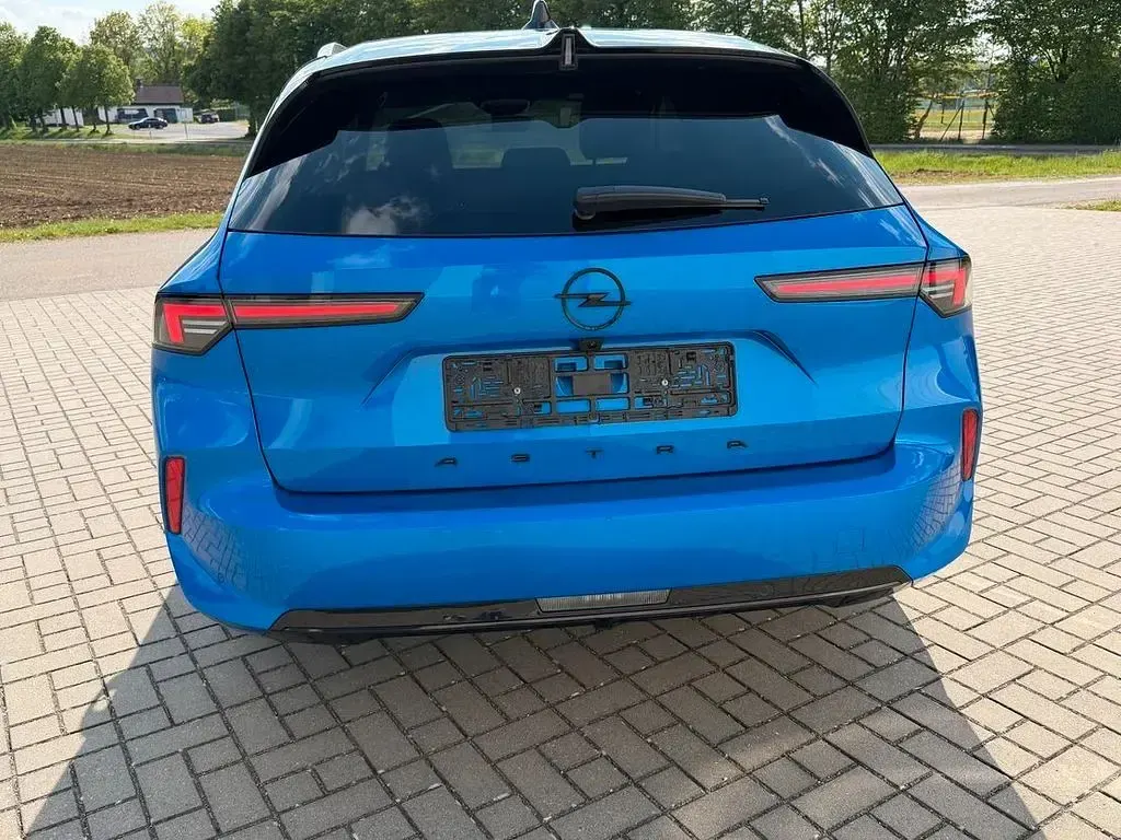 Gebraucht Opel Astra 131 PS (96 kW) 2023 Blau Kleinwagen