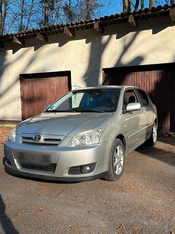 Gebraucht Toyota Corolla 97 PS (71 kW) 2005 Silber Kleinwagen