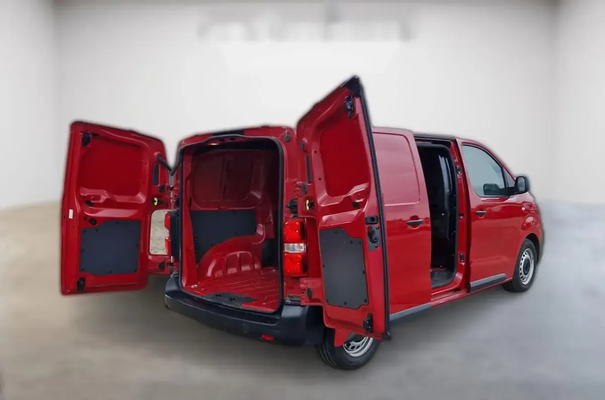 Usado Opel Vivaro-e Combi Edition 100 kW (136 HP) 2022 Vermelho Van
