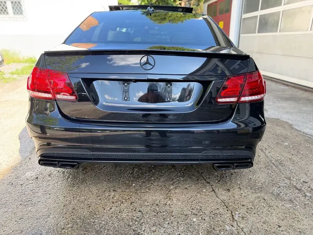 Gebraucht Mercedes E500 Elegance 408 PS (300 kW) 2013 Schwarz Limousine